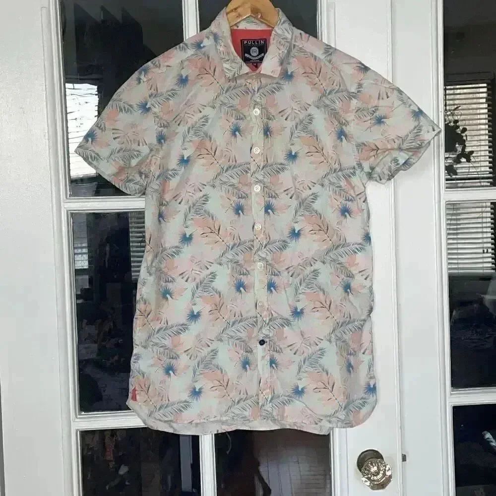 Pullin Pull-in tropical Hawaiian vacation button down short sleeve shirt size M